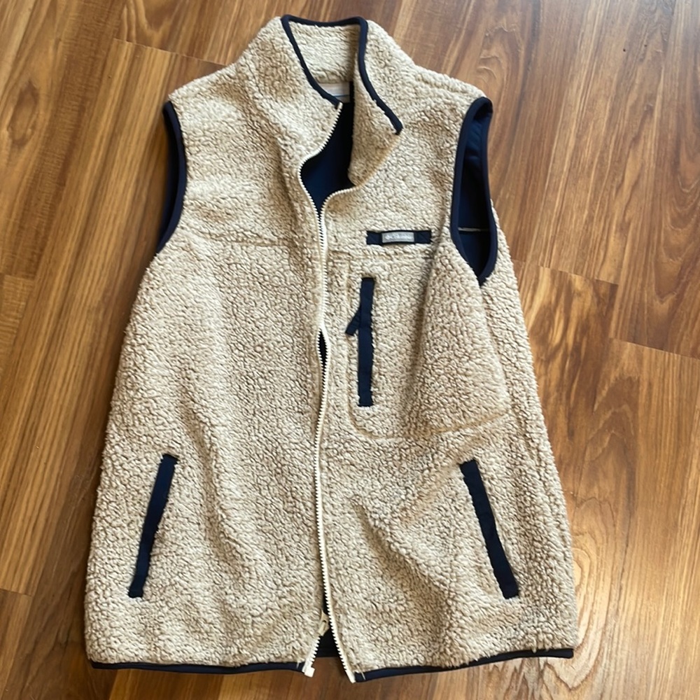 Size medium Columbia vest